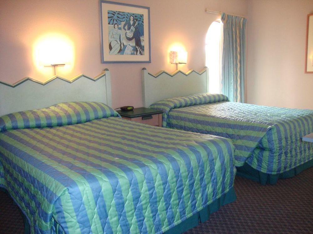 Shining Light Inn & Suites Kissimmee Room photo